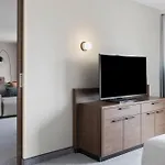 Courtyard By Marriott East