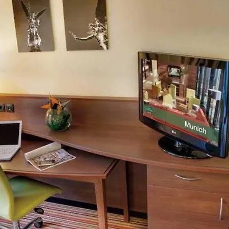 Courtyard By Marriott East 4*
