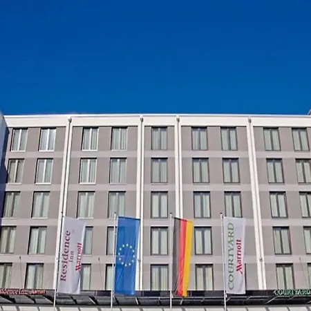Courtyard By Marriott East Hotel 4*