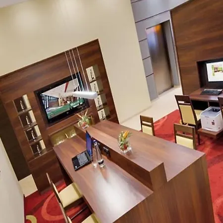 Hotel Courtyard By Marriott East