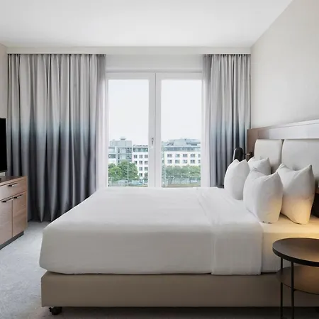 Courtyard By Marriott East Hotel München