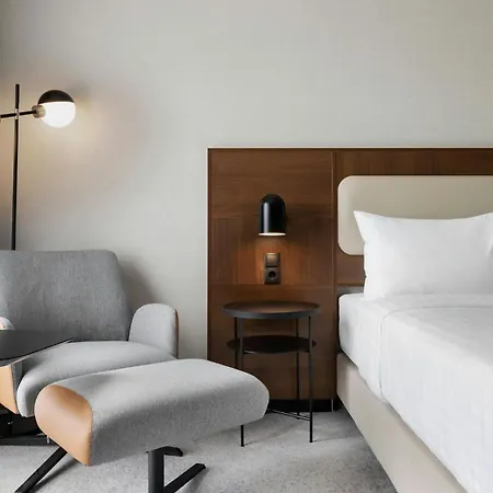 Hotel Courtyard By Marriott East 4*