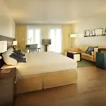 Отель Courtyard By Marriott East 4*