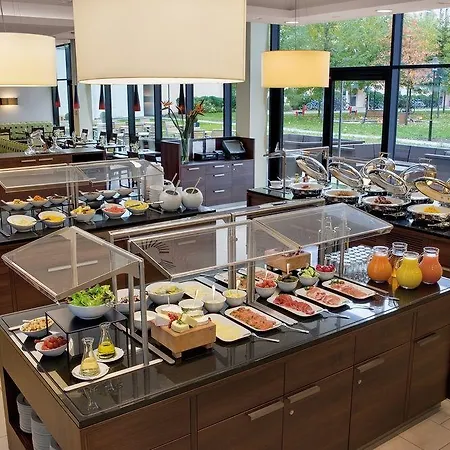 Courtyard By Marriott East 4*