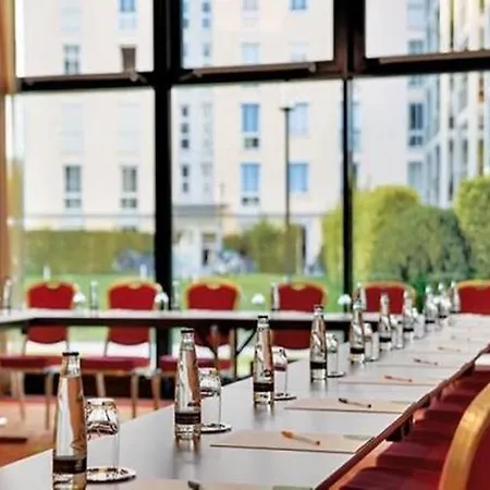 Courtyard By Marriott East Hotel 4*
