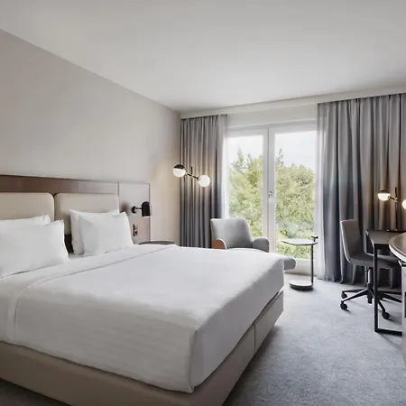 Courtyard By Marriott East 4*