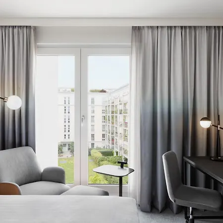 Courtyard By Marriott East
