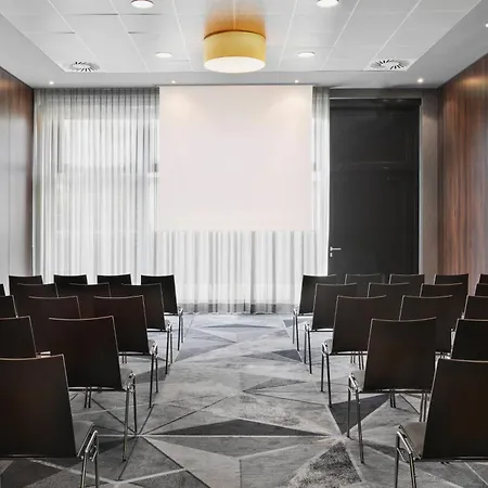Courtyard By Marriott East