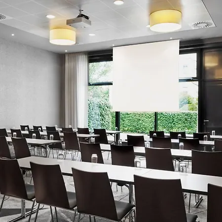 Hotel Courtyard By Marriott East 4*
