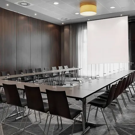 Hotell Courtyard By Marriott East