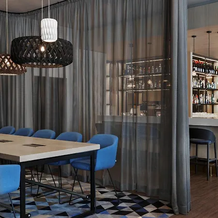 Hotel Courtyard By Marriott East 4*