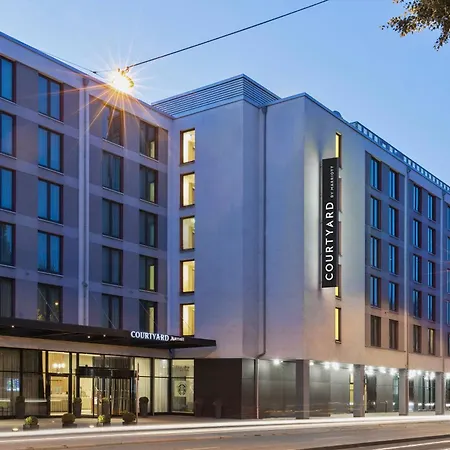 Courtyard By Marriott East Hotel 4*