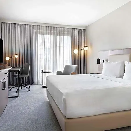 Courtyard By Marriott East