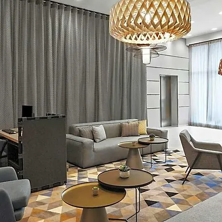 Courtyard By Marriott East Szálloda