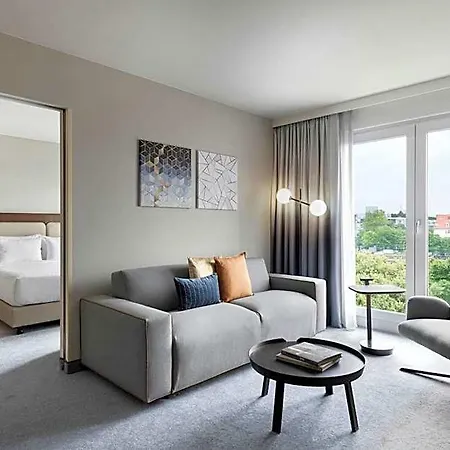 Courtyard By Marriott East Szálloda 4*