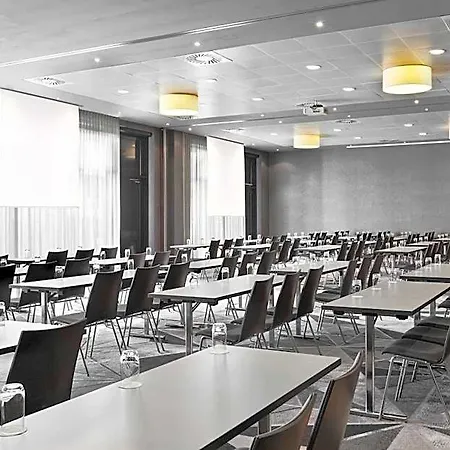 Courtyard By Marriott East