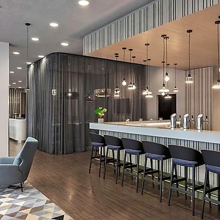 Courtyard By Marriott East Szálloda 4*