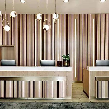 Szálloda Courtyard By Marriott East 4*