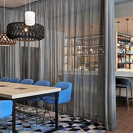 Courtyard By Marriott East Szálloda 4*