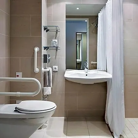 Courtyard By Marriott East