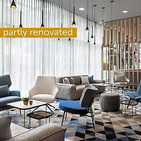 Courtyard By Marriott East Szálloda