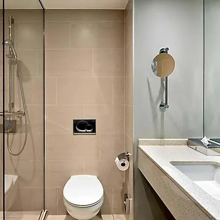 Courtyard By Marriott East Szálloda 4*