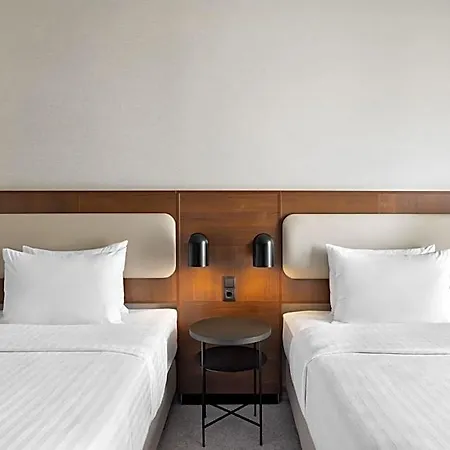 Szálloda Courtyard By Marriott East 4*