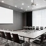 Courtyard By Marriott East Hotell 4*