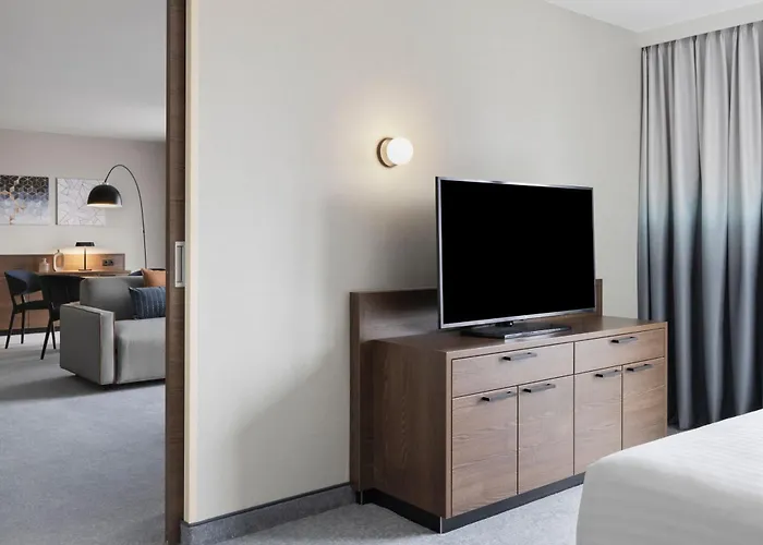 Courtyard By Marriott East
