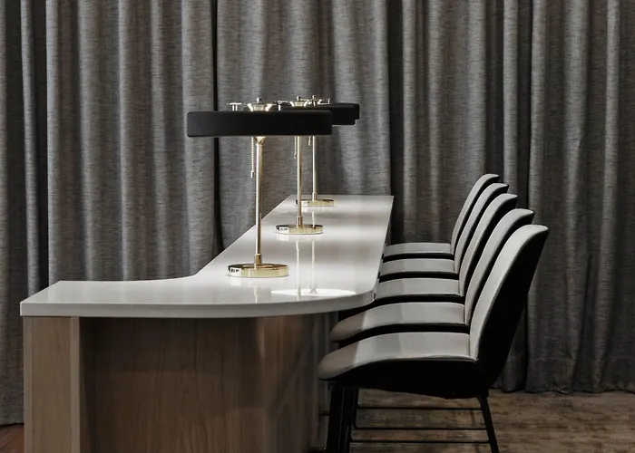 Courtyard By Marriott East