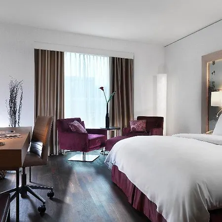 Hotel Courtyard By Marriott East 4*